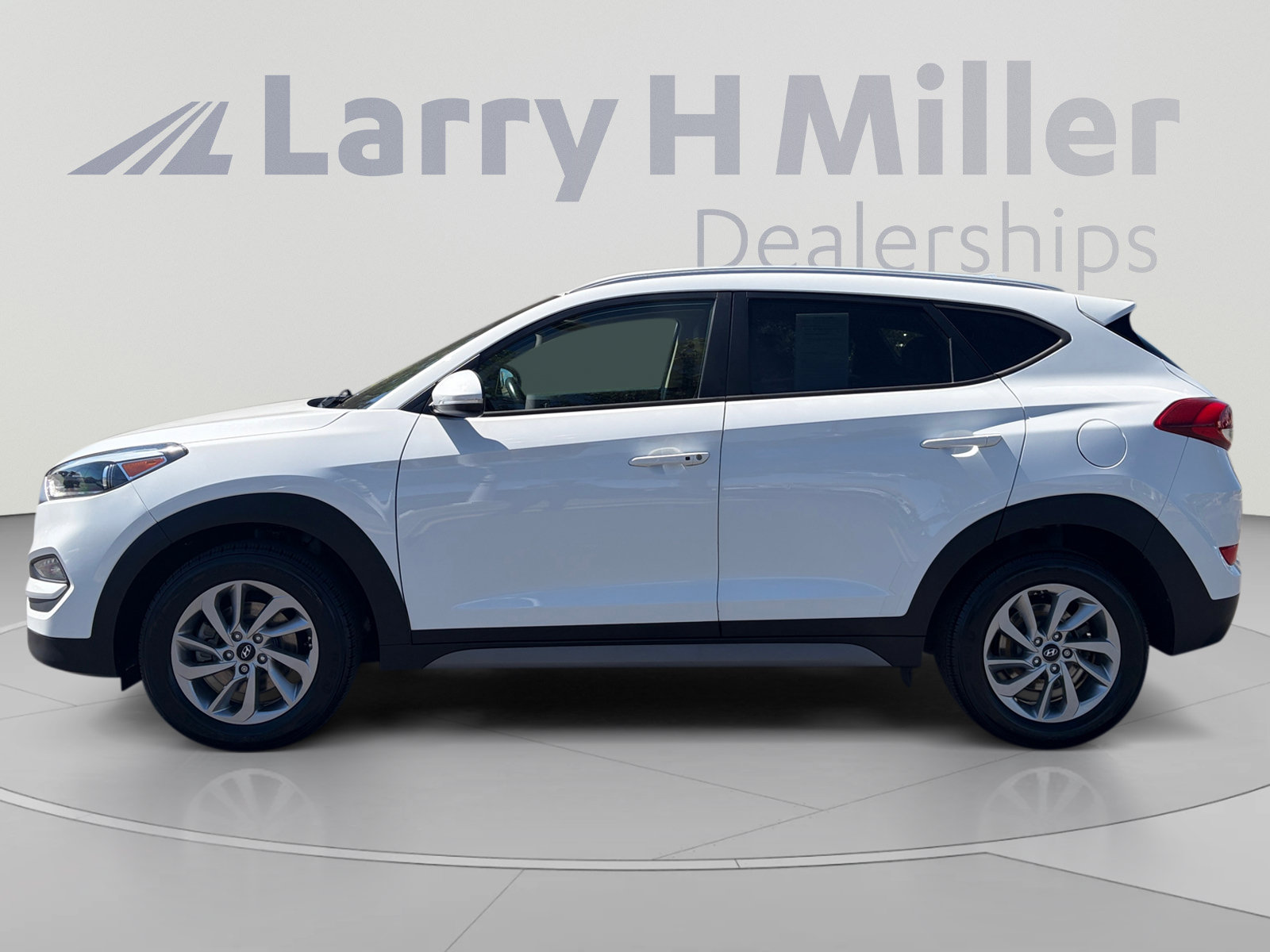 Used 2018 Hyundai Tucson SEL Plus w/ Cargo Package AWD/4WD image 2