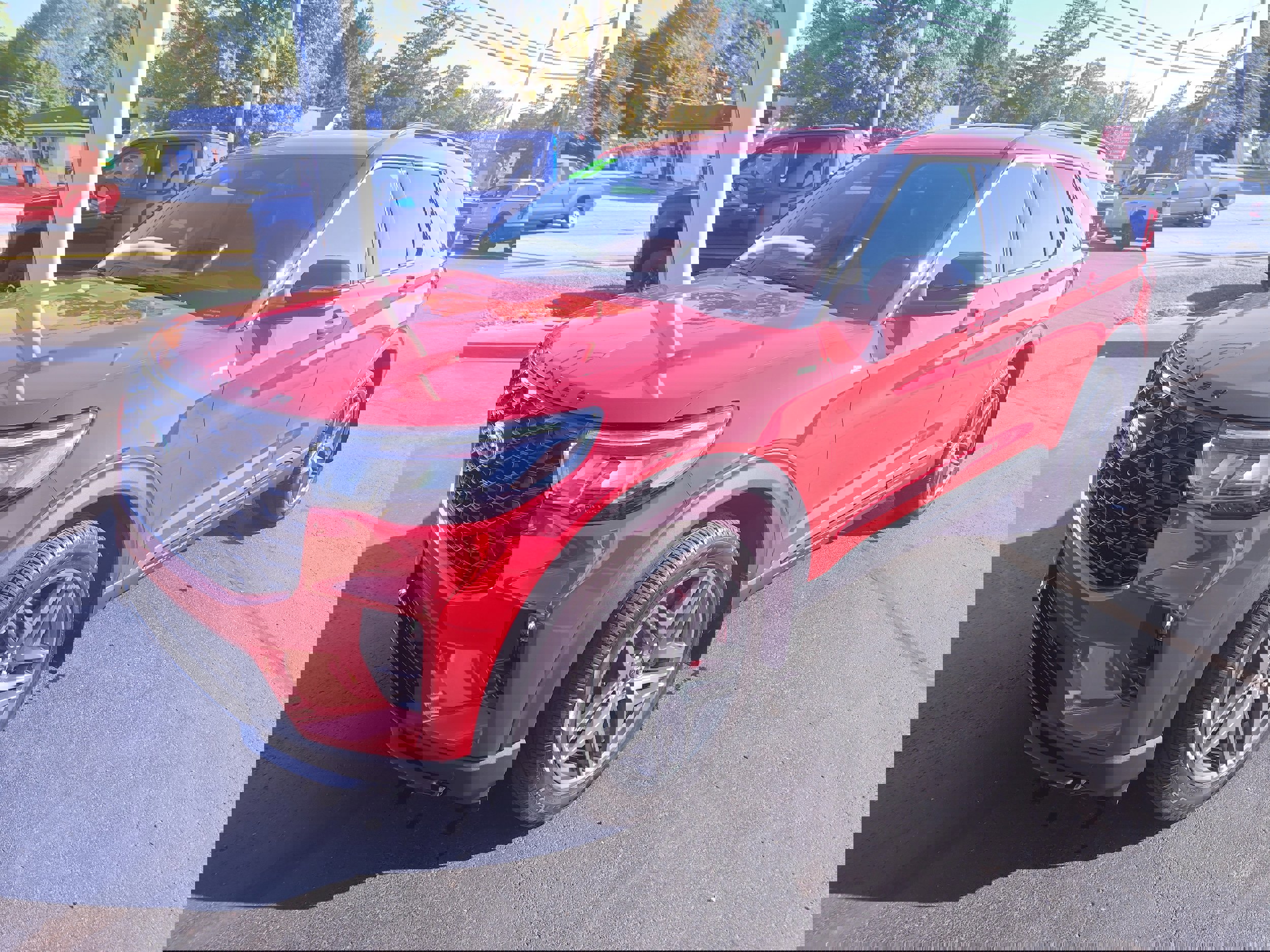 Used 2025 Ford Explorer ST-Line w/ Premium Package image 2