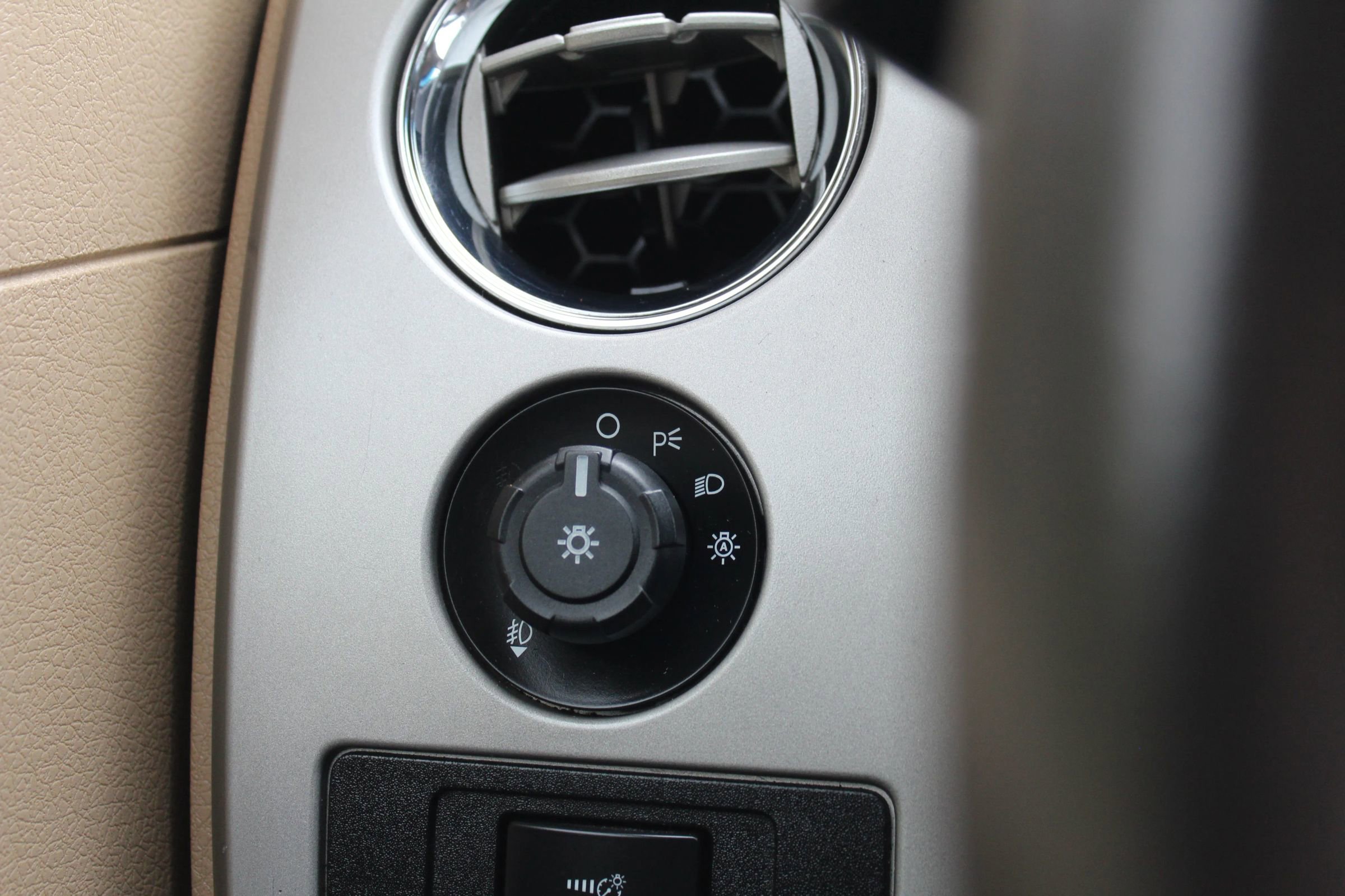 Used 2012 Ford F150 Lariat w/ Lariat Plus Pkg AWD/4WD image 25