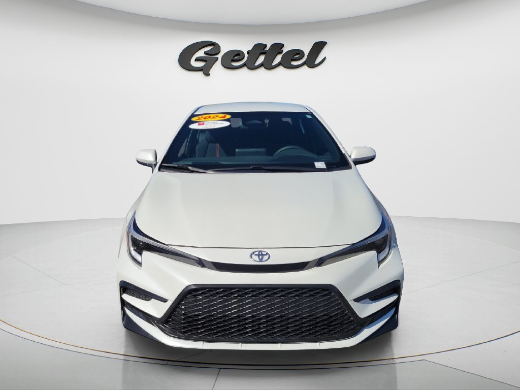 Used 2024 Toyota Corolla SE FWD image 2