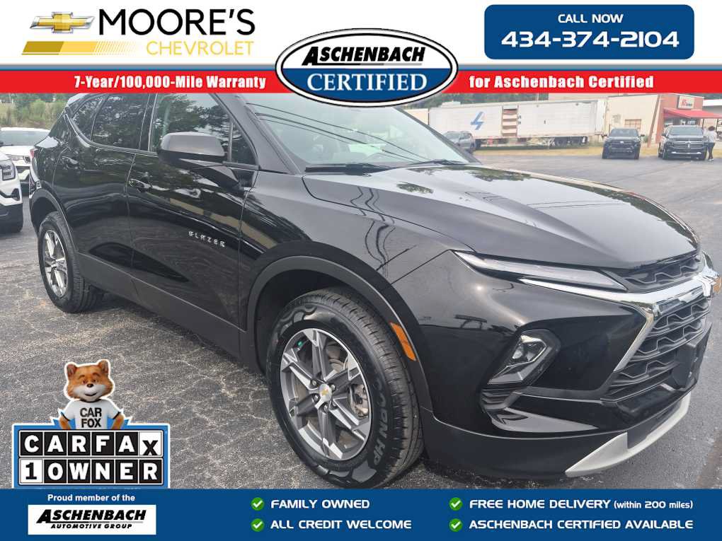 Used 2025 Chevrolet Blazer LT FWD image 1