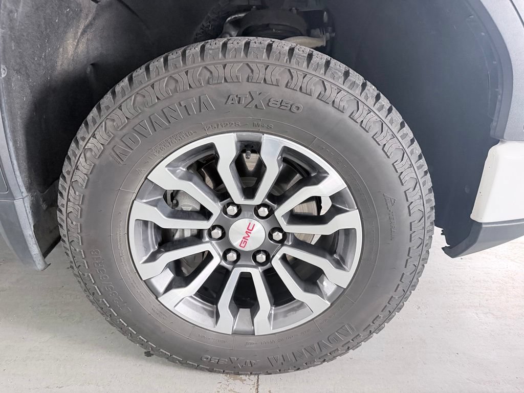 Used 2023 GMC Sierra 1500 AT4 AWD/4WD image 4