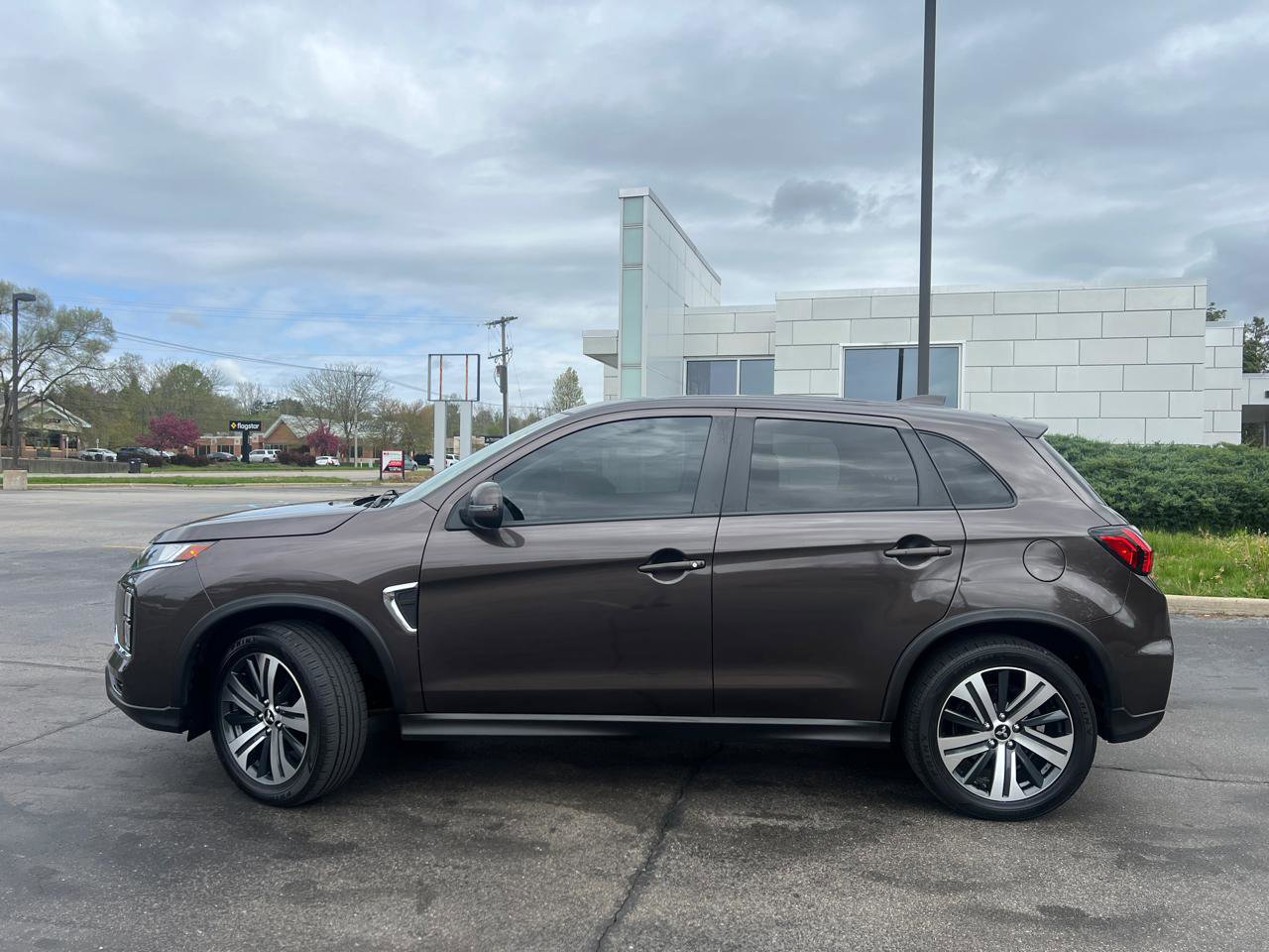 Used 2021 Mitsubishi Outlander Sport SE AWD/4WD image 3