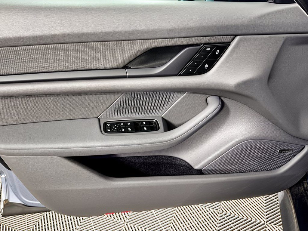 Certified 2023 Porsche Taycan RWD image 14