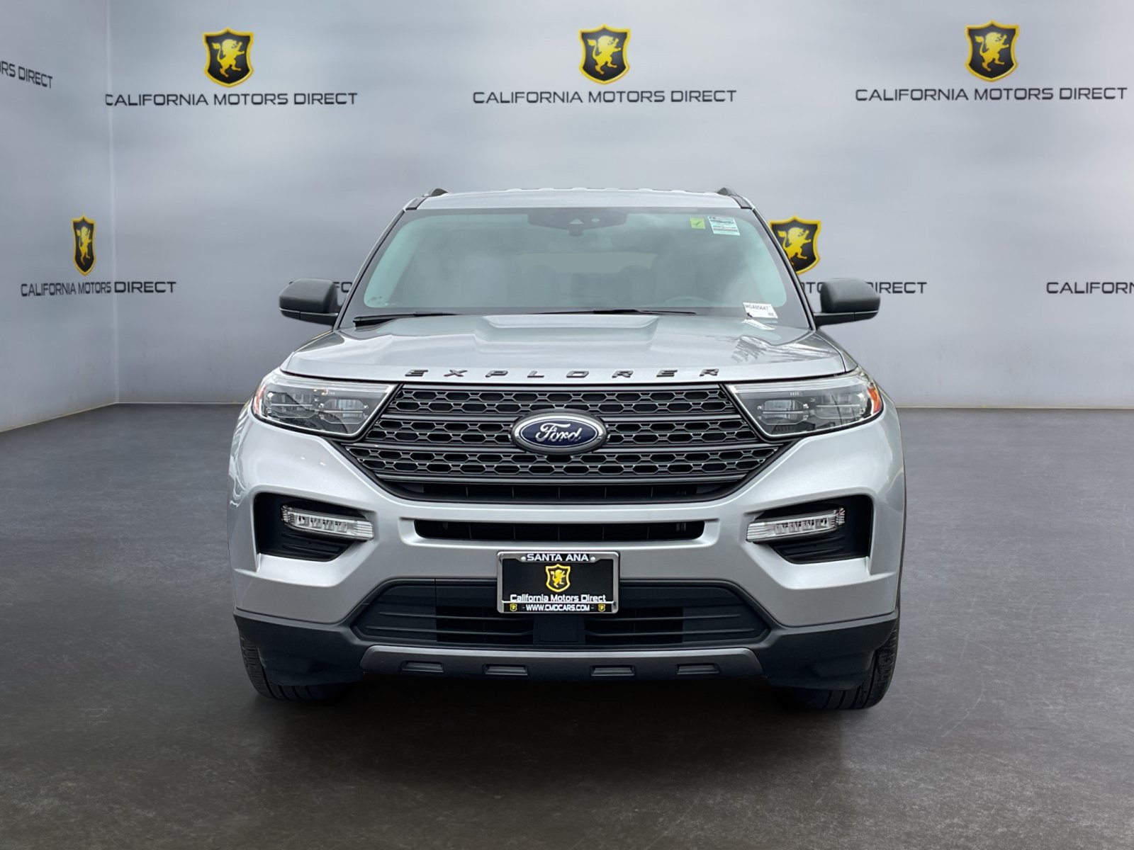 Used 2021 Ford Explorer XLT w/ Equipment Group 202A RWD image 2
