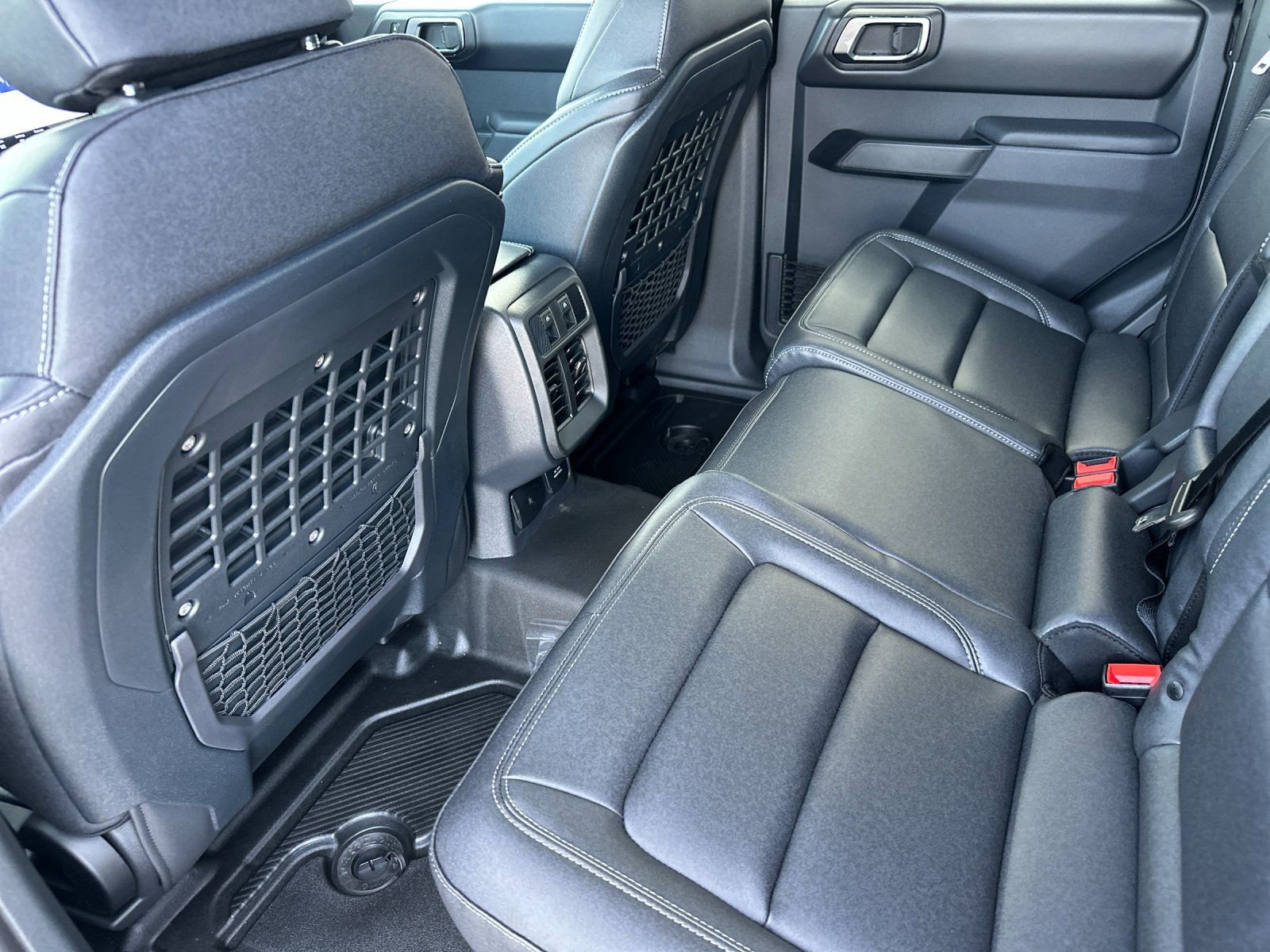 New 2025 Ford Bronco Badlands w/ Sasquatch Package image 13