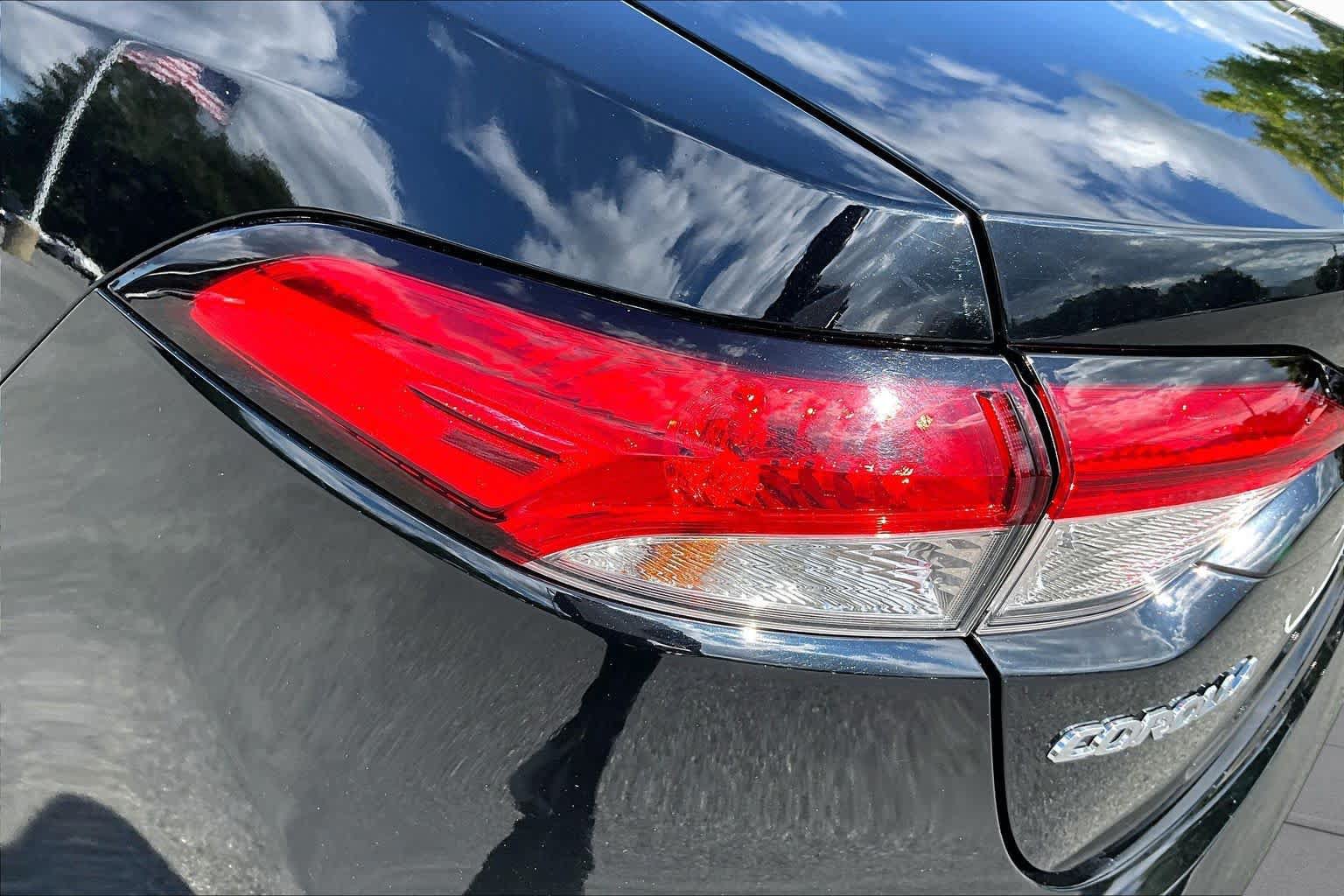 Used 2025 Toyota Corolla LE FWD image 28