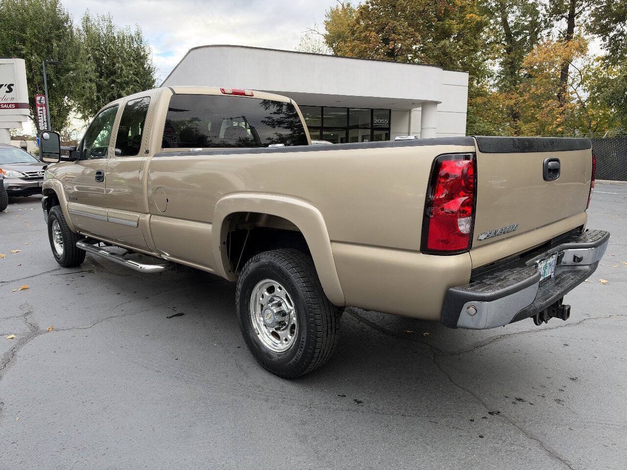 Used 2007 Chevrolet Silverado 2500 LT RWD image 3