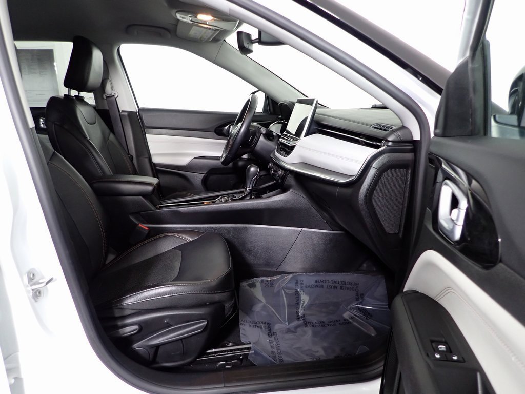 Used 2022 Jeep Compass Limited image 33