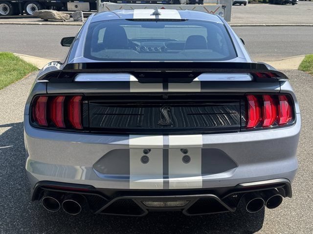 Used 2022 Ford Mustang Shelby GT500 w/ Technology Package RWD image 7