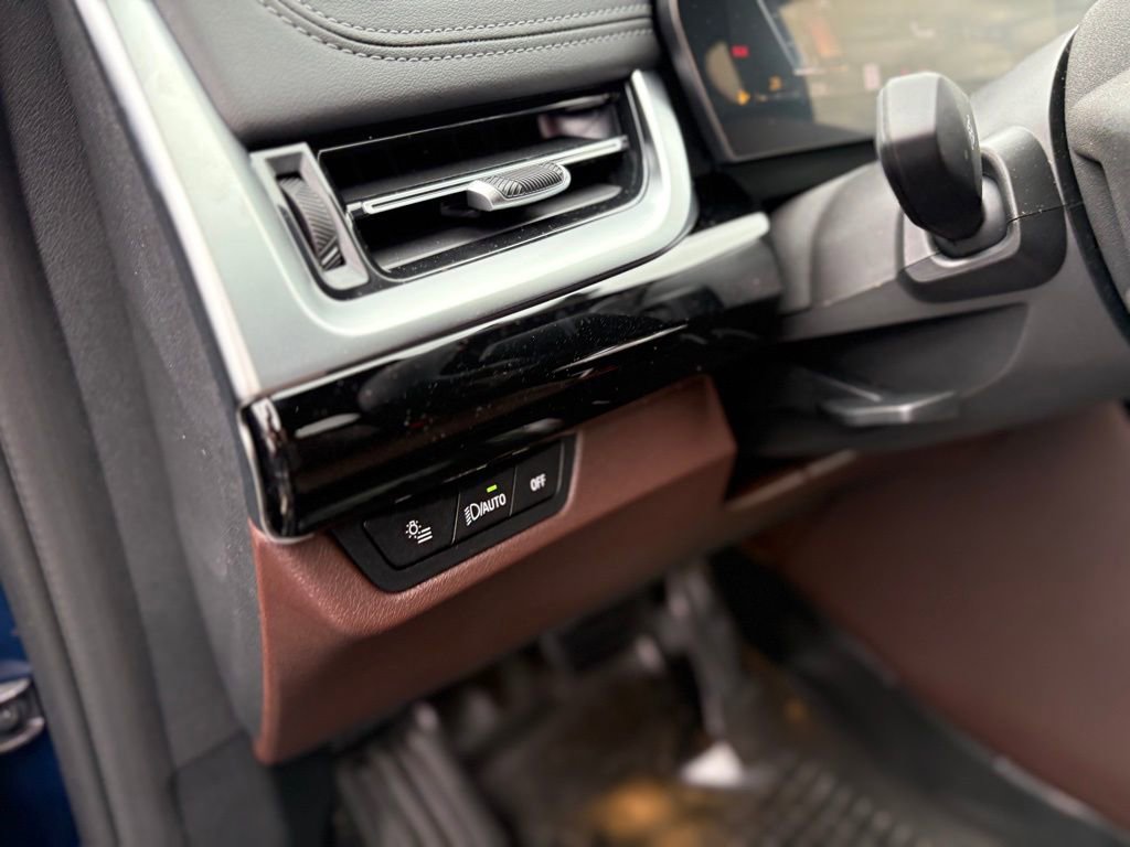 Used 2025 BMW X1 xDrive28i w/ Convenience Package image 12