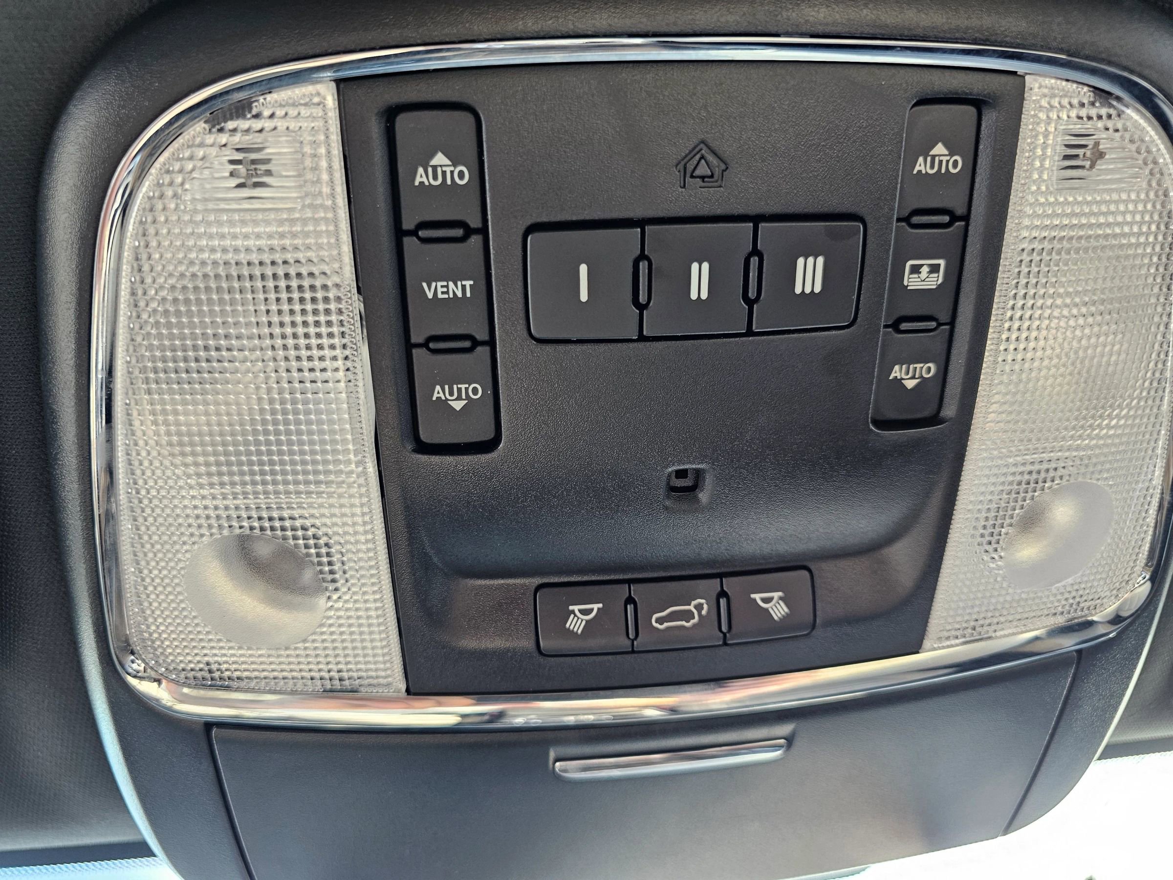 Used 2016 Jeep Grand Cherokee Limited 75th Anniversary image 14