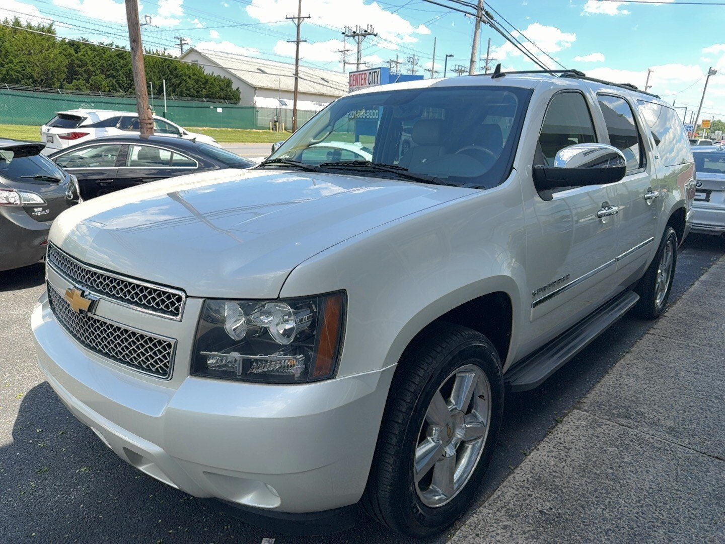 Used 2012 Chevrolet Suburban LTZ AWD/4WD image 5
