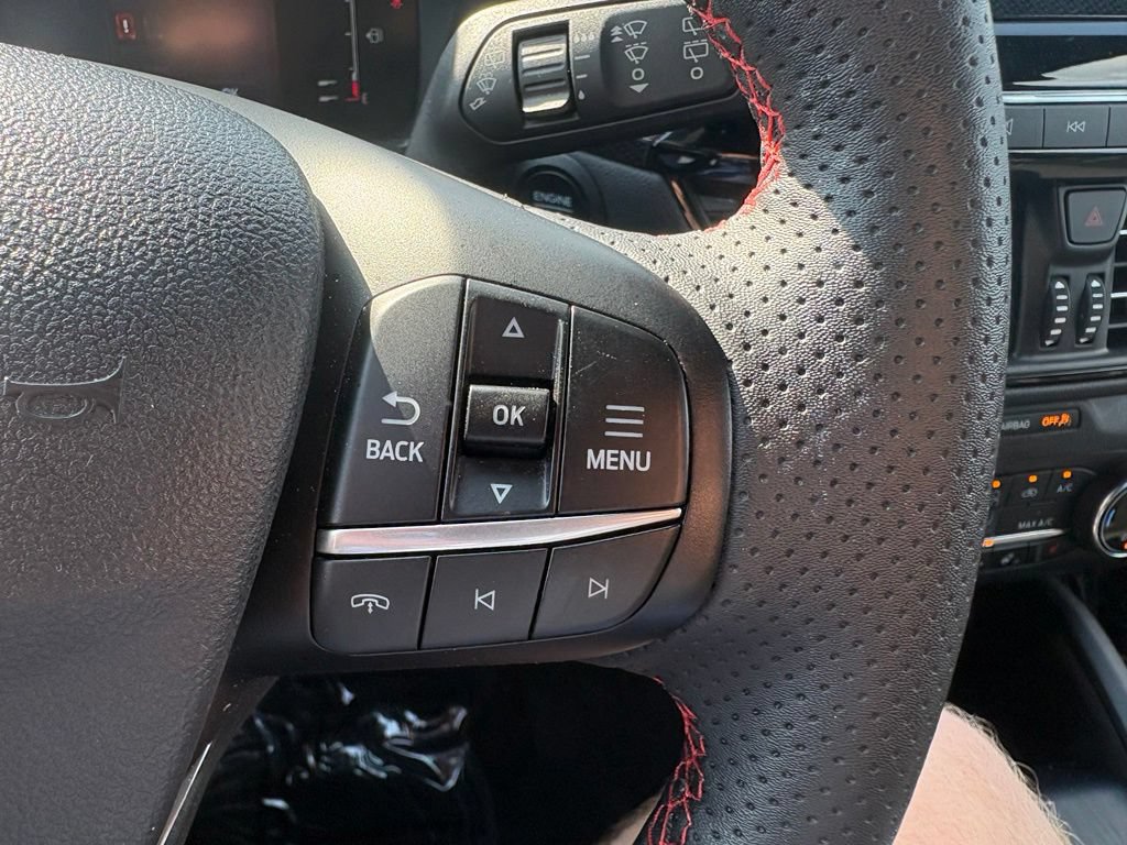 Used 2023 Ford Escape ST-Line Select AWD/4WD image 19