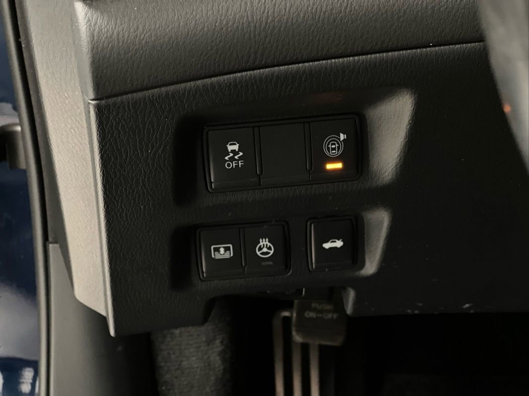 Used 2019 INFINITI Q70 Luxe AWD/4WD image 26