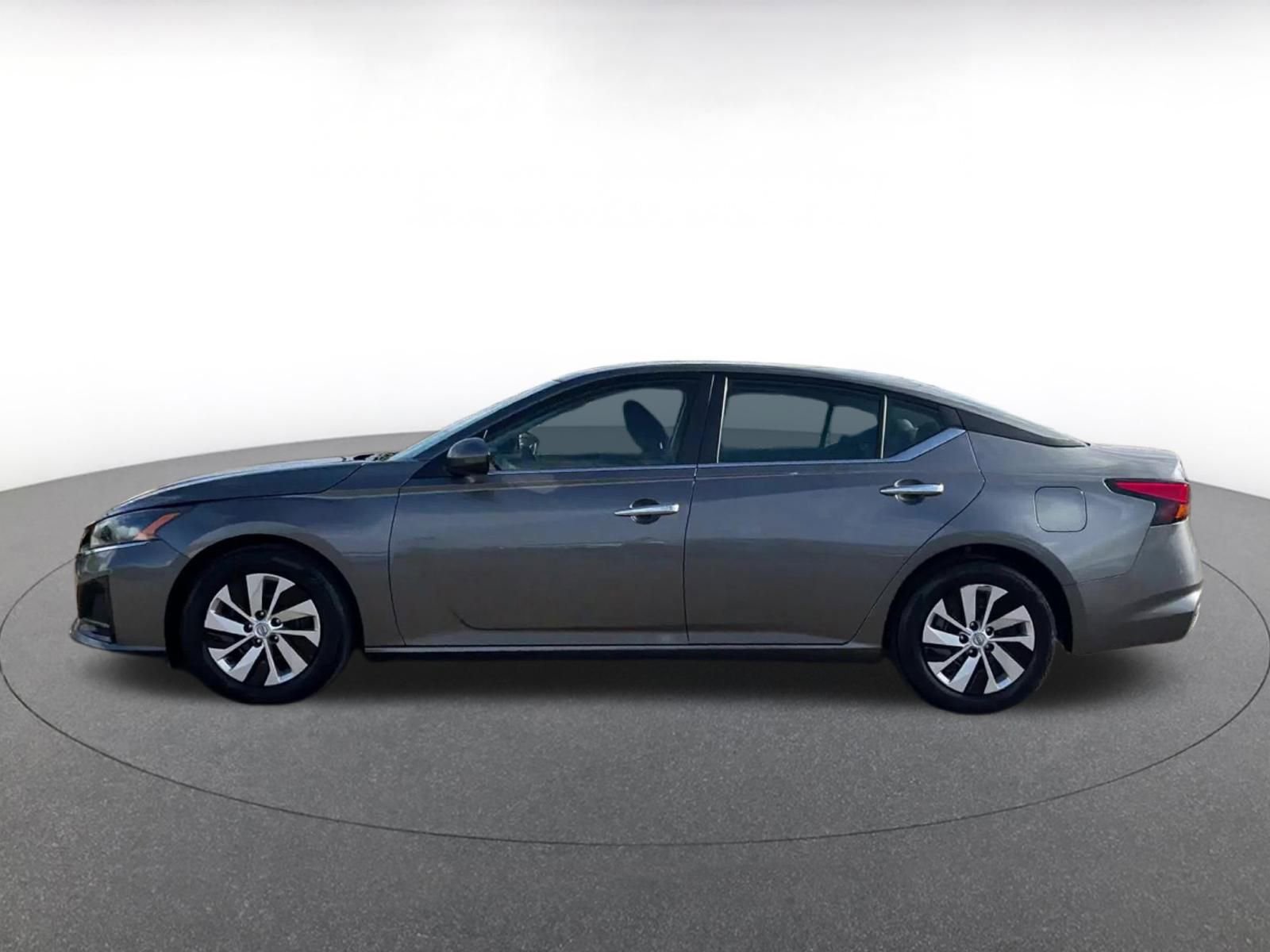 Used 2023 Nissan Altima 2.5 S image 9