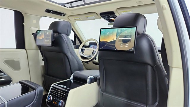 Used 2023 Land Rover Range Rover Long Wheelbase Autobiography image 25