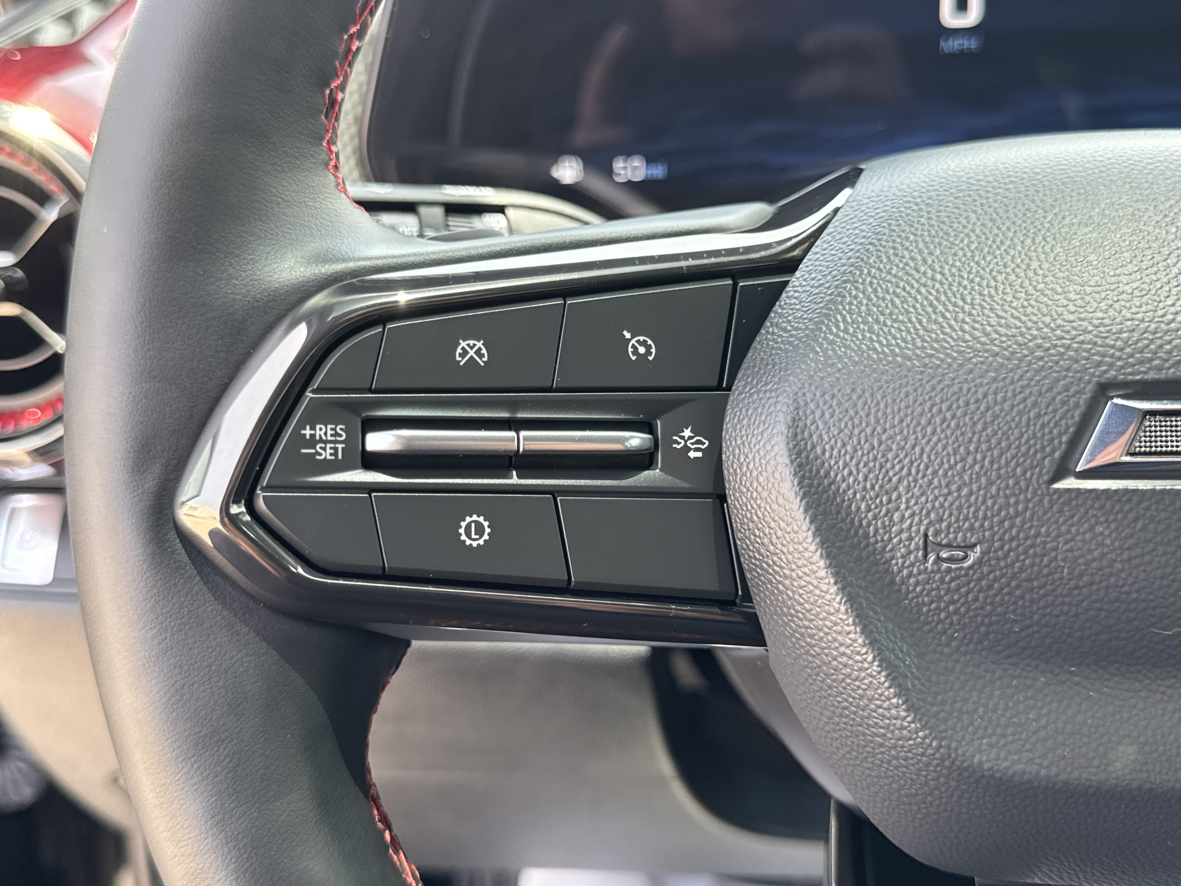 Certified 2026 Chevrolet Equinox RS w/ Convenience Package III FWD image 32
