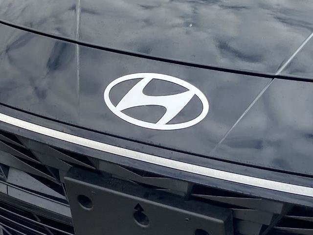 Used 2025 Hyundai Elantra Limited image 27
