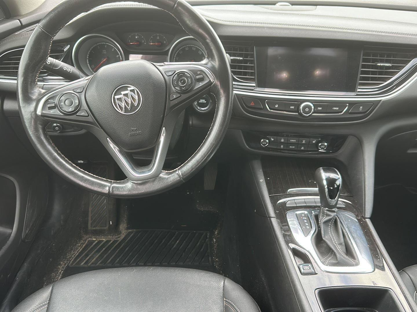 Used 2018 Buick Regal Essence FWD image 9