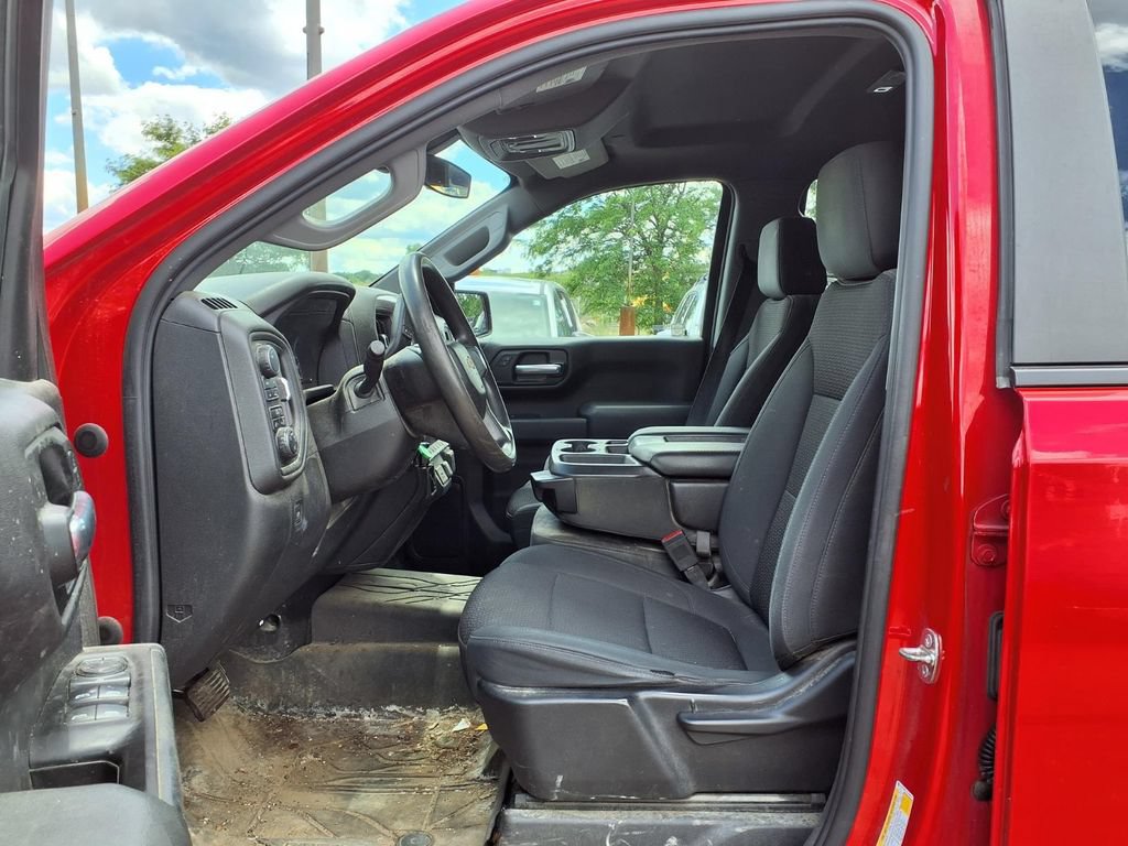 Used 2020 Chevrolet Silverado 1500 Custom w/ Custom Value Package AWD/4WD image 13