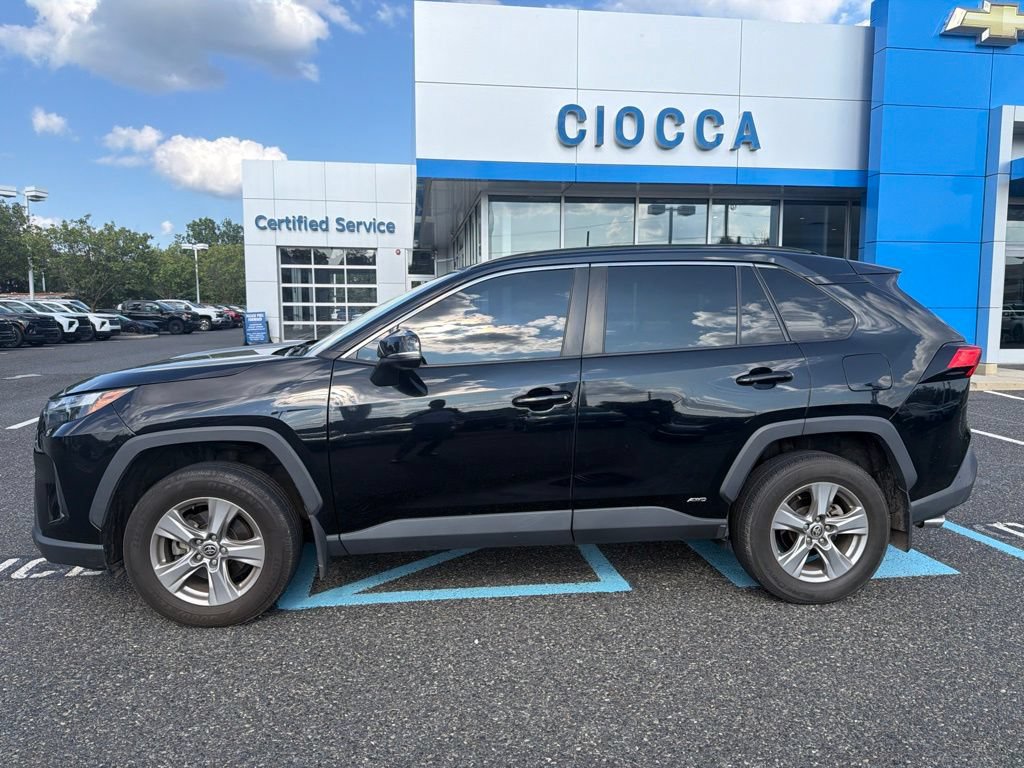 Used 2022 Toyota RAV4 XLE w/ Convenience Package AWD/4WD image 2