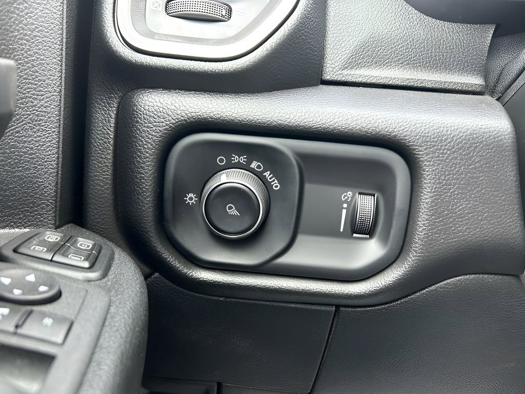 New 2024 RAM 2500 Tradesman w/ Chrome Appearance Group image 16