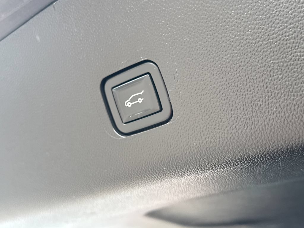 Used 2020 Chevrolet Traverse LT AWD/4WD image 8
