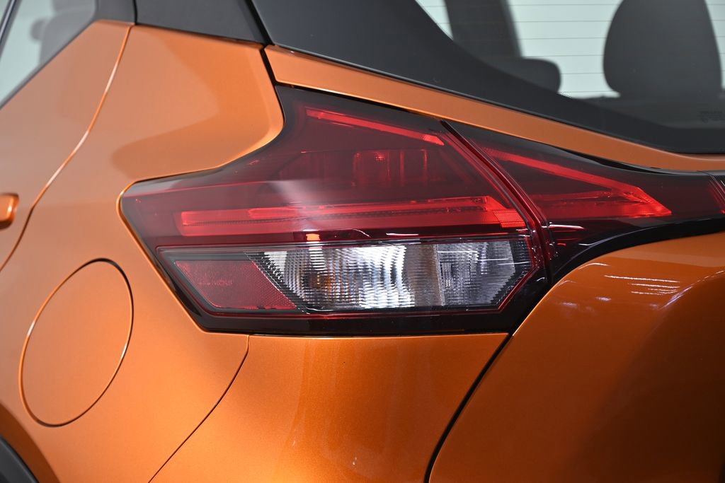 Used 2021 Nissan Kicks SR w/ SR Premium Package image 8