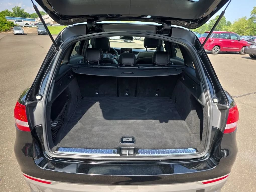 Used 2017 Mercedes-Benz GLC 300 4MATIC image 57