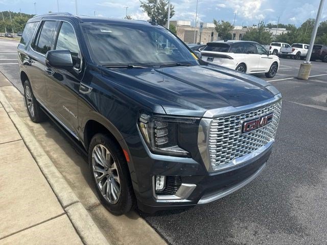 Used 2021 GMC Yukon Denali w/ Denali Premium Package RWD image 4