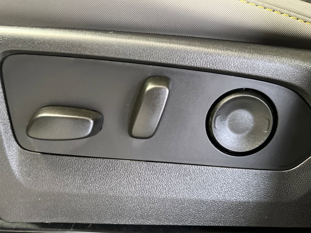 Used 2024 Chevrolet Colorado ZR2 w/ Safety Package image 37