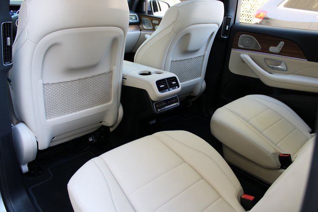 Used 2025 Mercedes-Benz GLS 450 4MATIC w/ AMG Line Exterior image 11