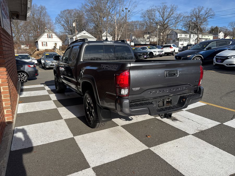 Used 2022 Toyota Tacoma TRD Off-Road image 4