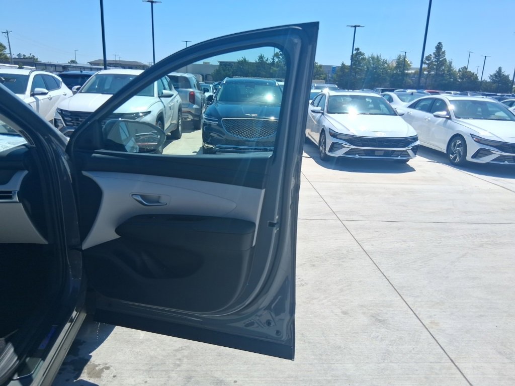 New 2025 Hyundai Tucson SEL image 9