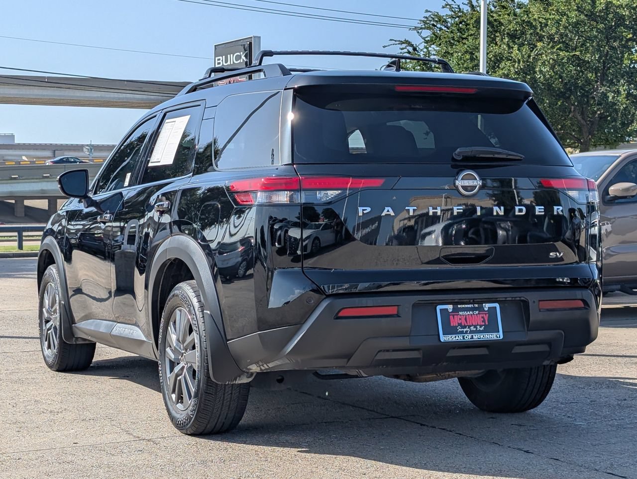 Used 2023 Nissan Pathfinder SV FWD image 4