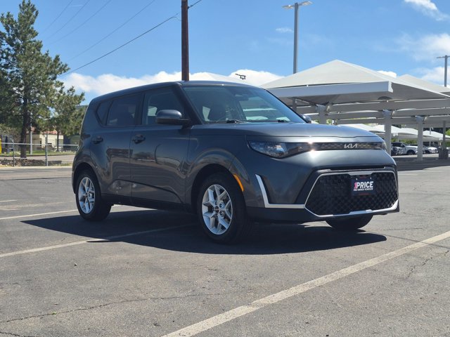 Used 2023 Kia Soul LX w/ Option Group 015 FWD image 3