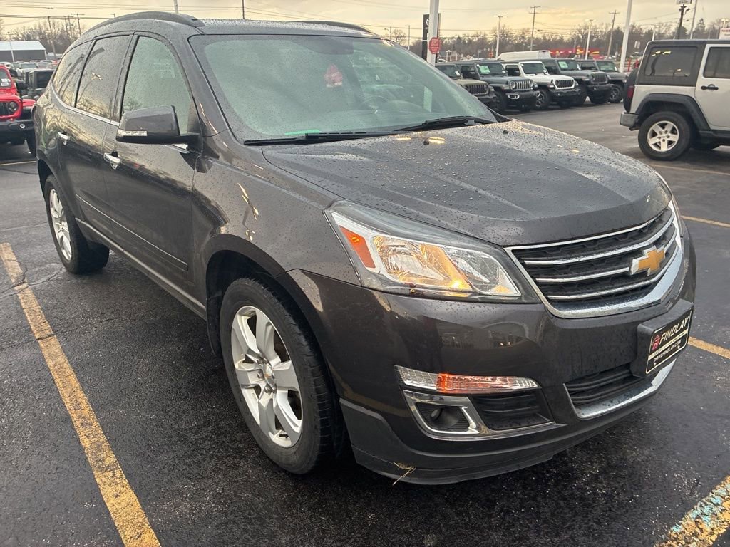 Used 2017 Chevrolet Traverse LT w/ Style and Technology Package image 1
