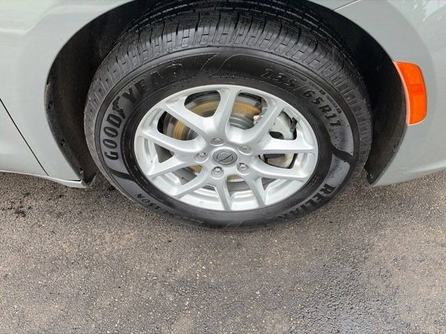 Used 2023 Chrysler Pacifica Touring-L FWD image 39