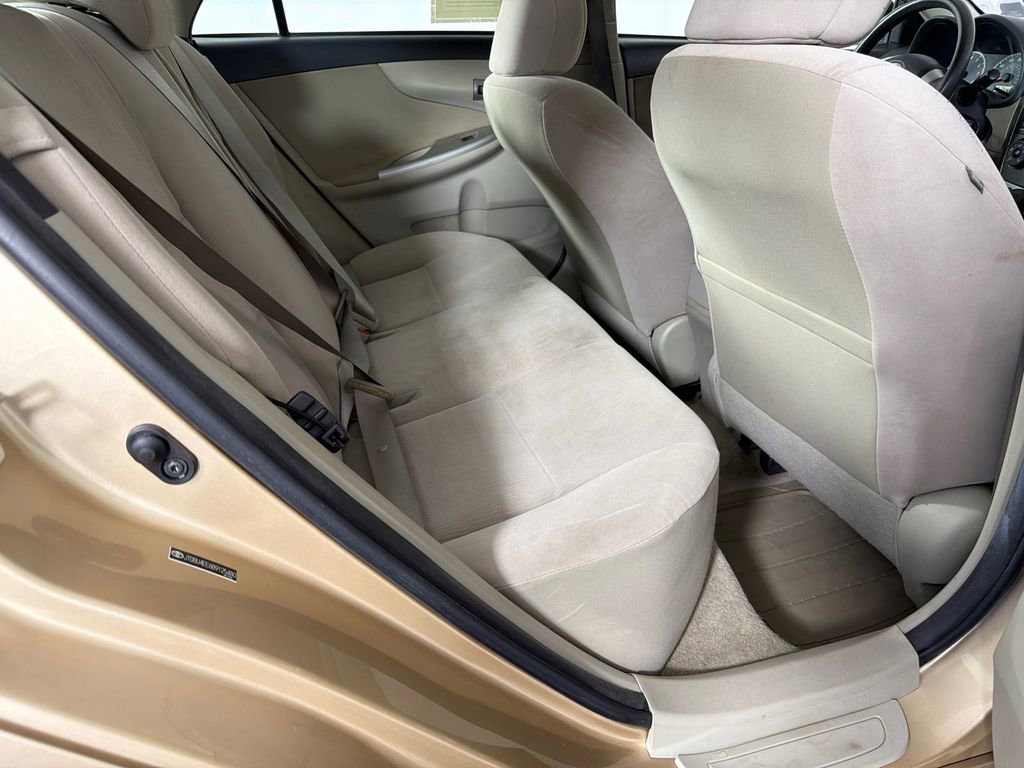 Used 2011 Toyota Corolla LE FWD image 14