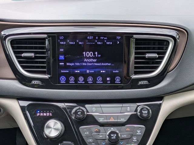 Used 2017 Chrysler Pacifica Touring Plus w/ Tire & Wheel Group FWD image 20