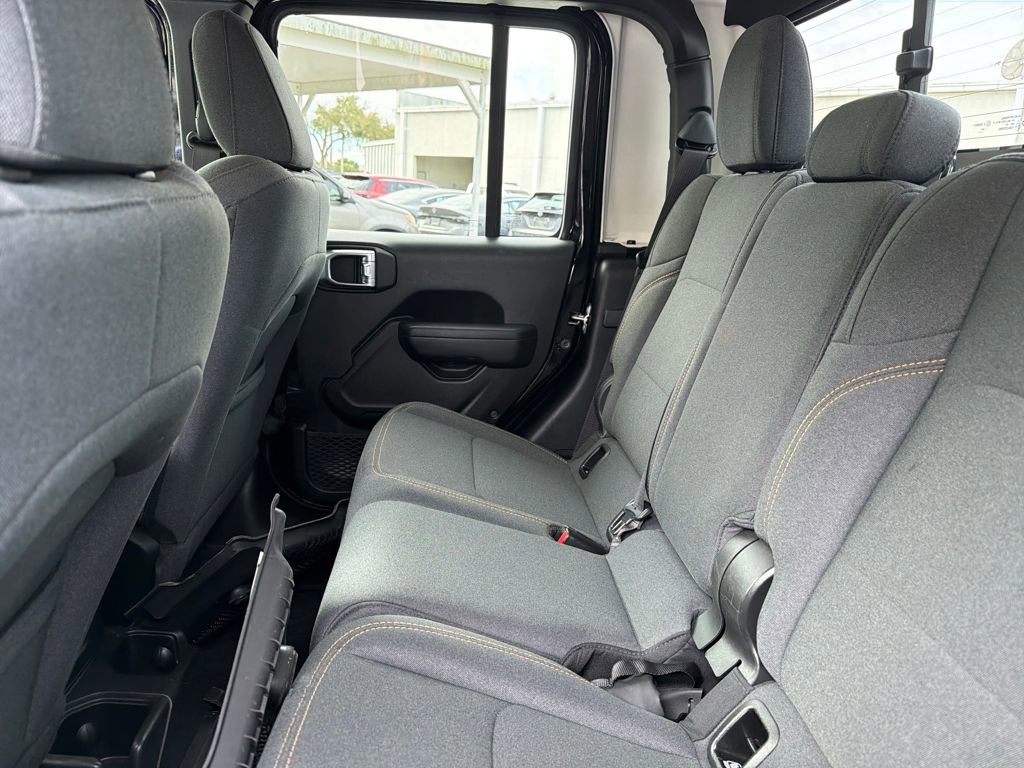 Used 2024 Jeep Gladiator Sport image 30