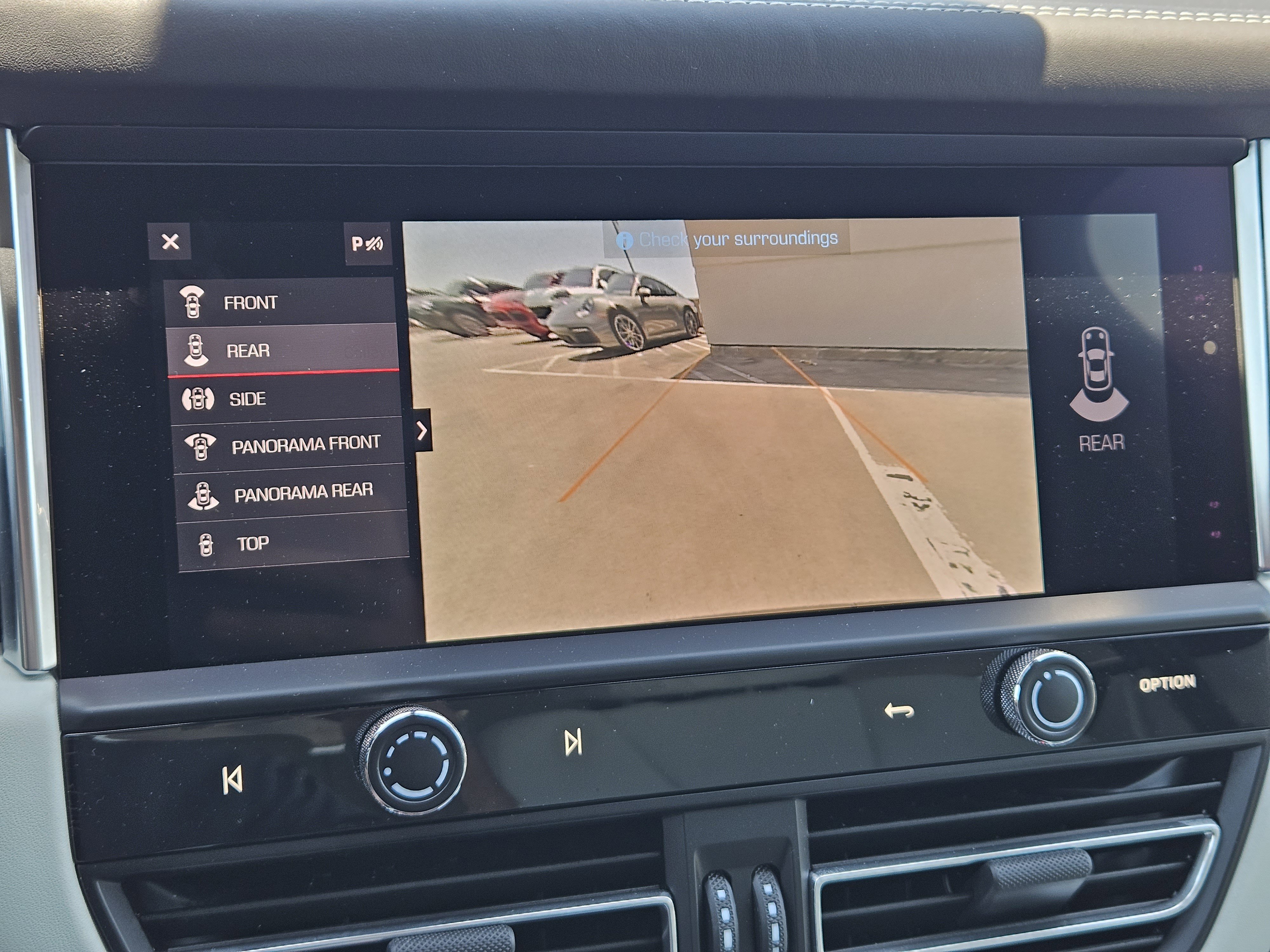 Certified 2024 Porsche Macan S AWD/4WD image 18