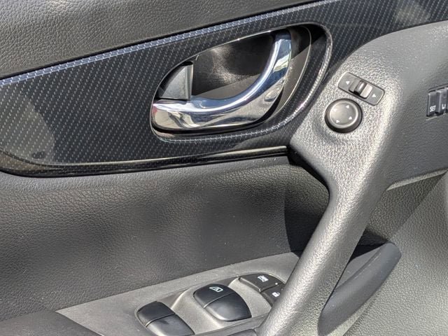 Used 2018 Nissan Rogue SL w/ Premium Package AWD/4WD image 11