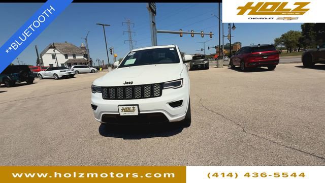 Used 2022 Jeep Grand Cherokee Laredo X AWD/4WD image 3