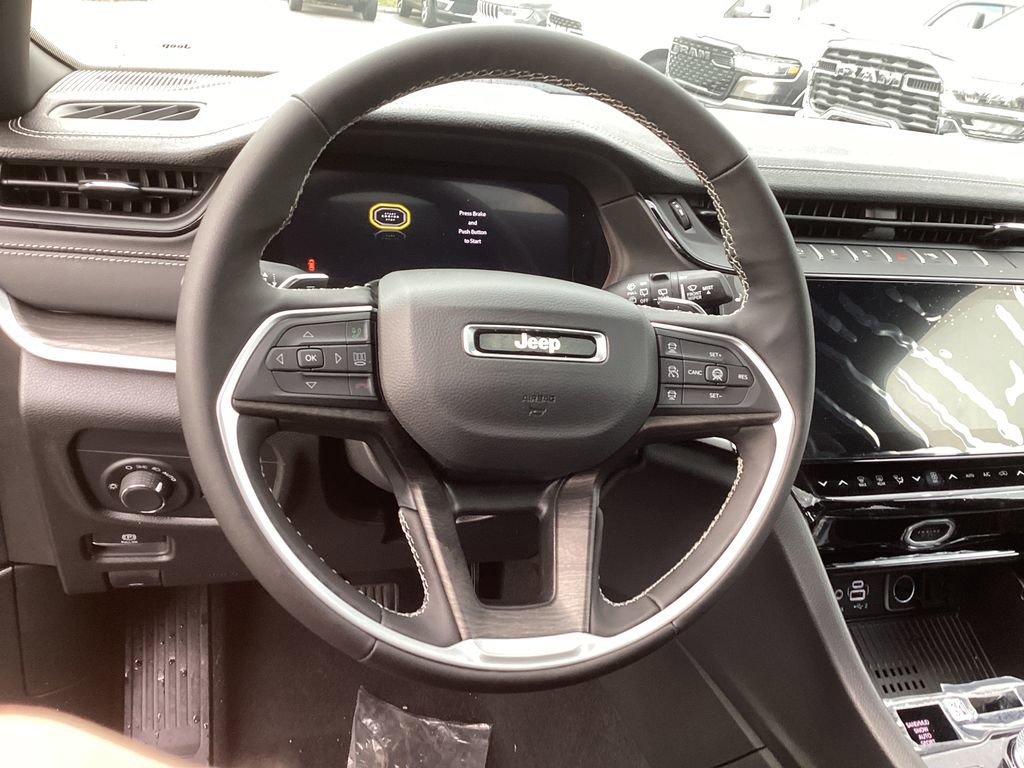 New 2026 Jeep Grand Cherokee L 4WD image 32