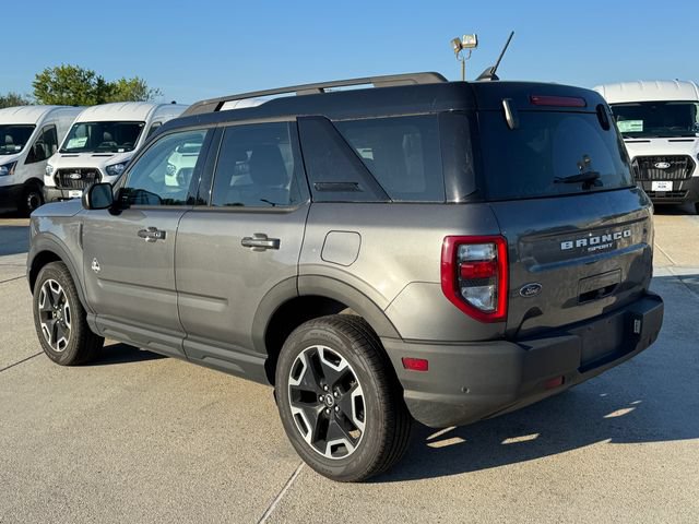 Used 2021 Ford Bronco Sport Outer Banks w/ Outer Banks Package (96D) AWD/4WD image 2