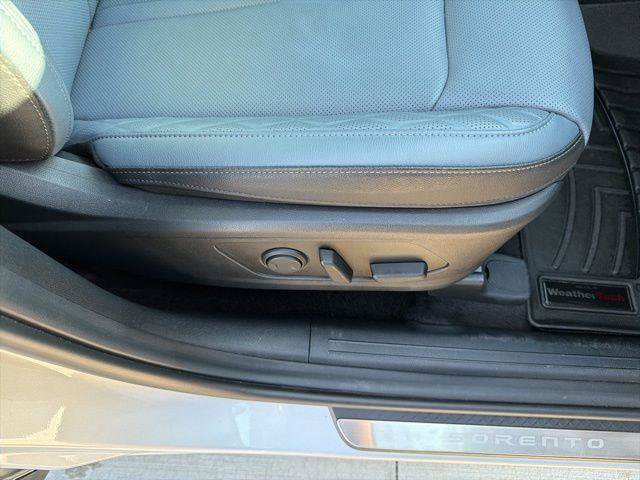 Used 2025 Kia Sorento SX Prestige image 28