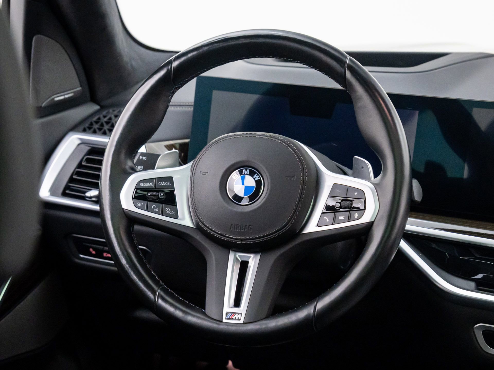 Used 2024 BMW X7 M60i w/ Executive Package image 10