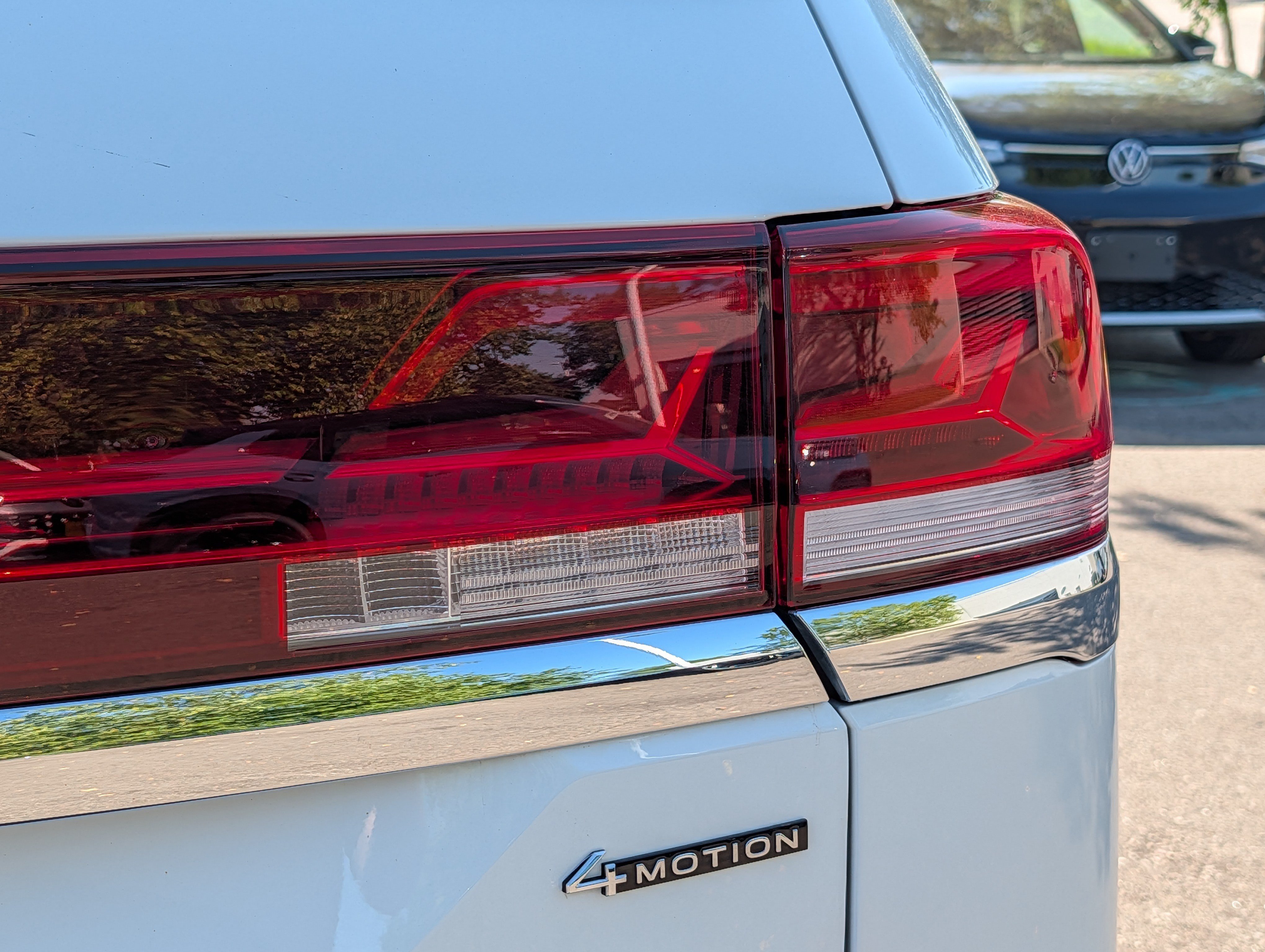 Certified 2025 Volkswagen Atlas SE AWD/4WD image 17